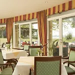 מלון Kurhaus Am Inselsee Güstrow