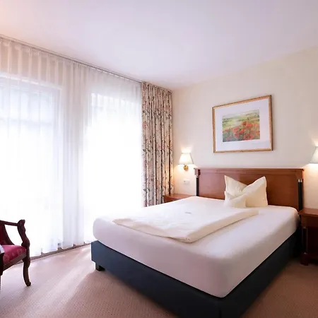 Kurhaus Am Inselsee 4* 구슈트로프