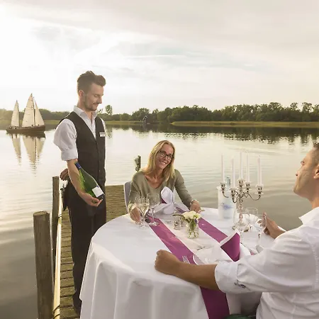 Kurhaus Am Inselsee فندق Güstrow
