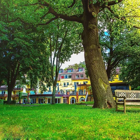 Kurhaus Am Inselsee فندق 4*